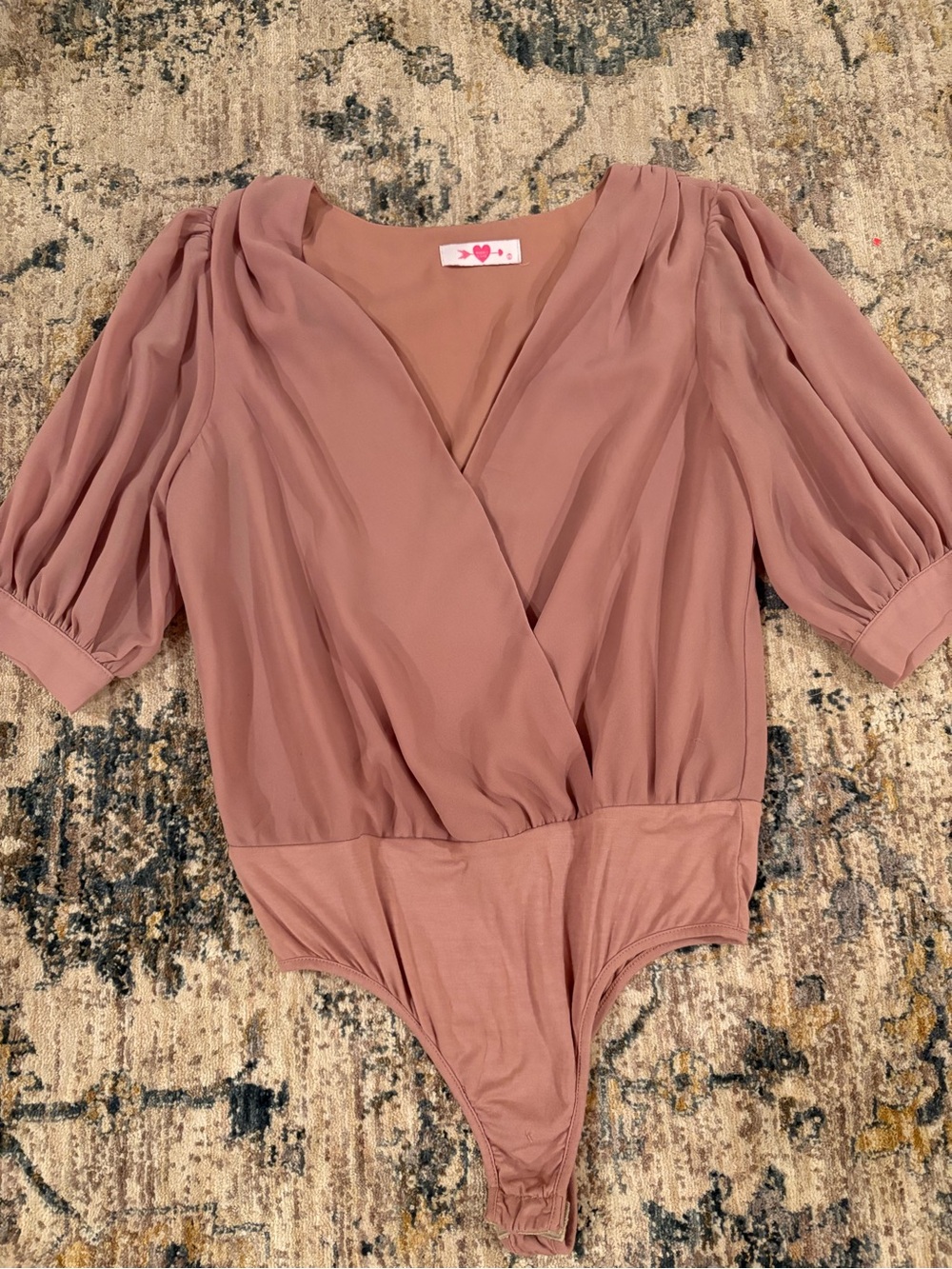 Buddy Love Size Small Mauve Pink Surplice Puff Sleeve Bodysuit